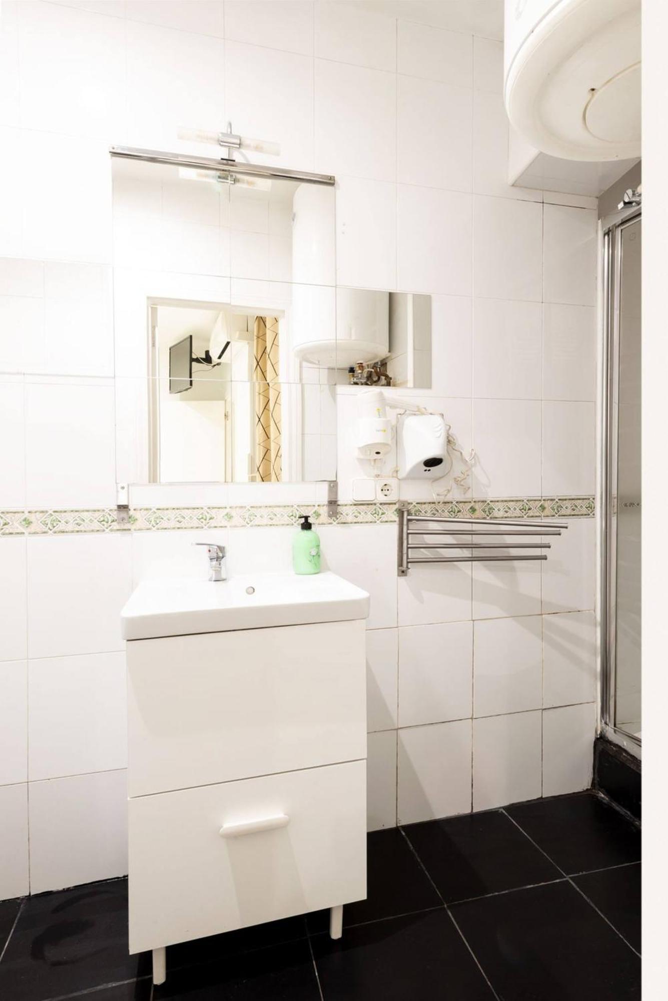 Apartamentos Day Madrid Tribunal Centro Gran Via Sol エクステリア 写真