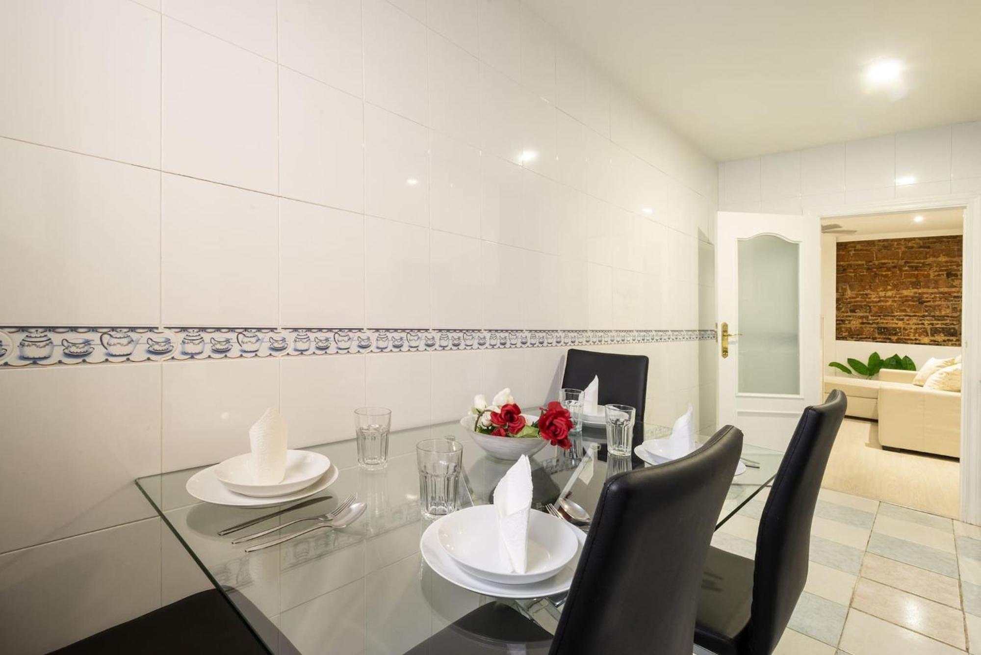 Apartamentos Day Madrid Tribunal Centro Gran Via Sol エクステリア 写真