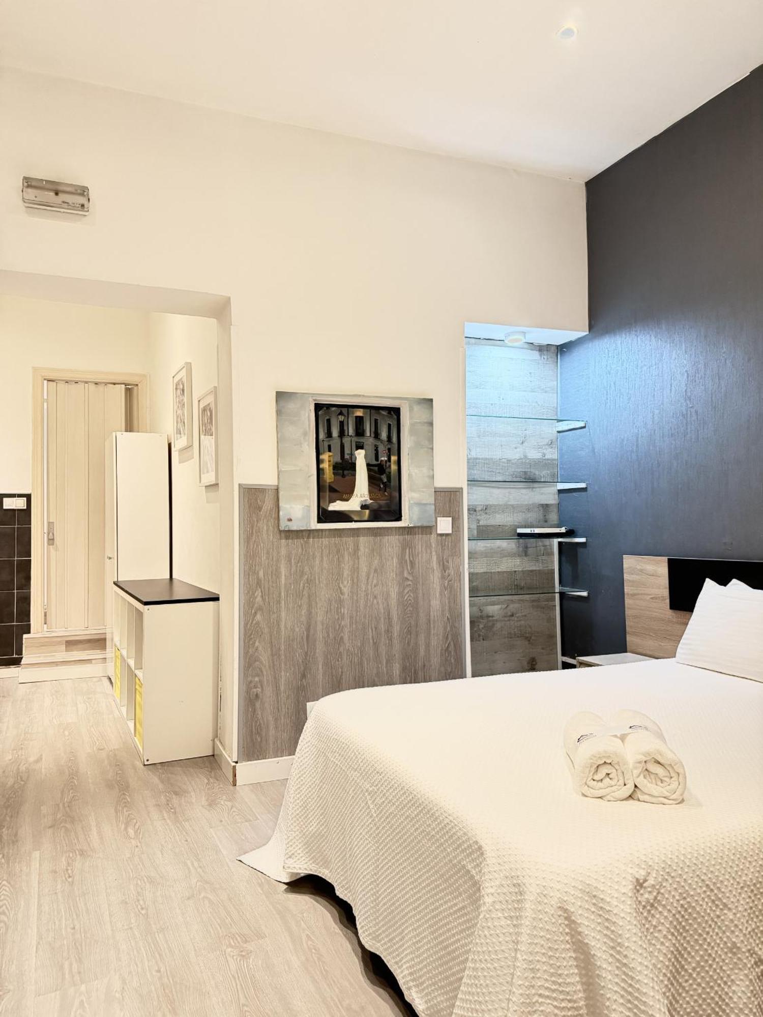 Apartamentos Day Madrid Tribunal Centro Gran Via Sol エクステリア 写真