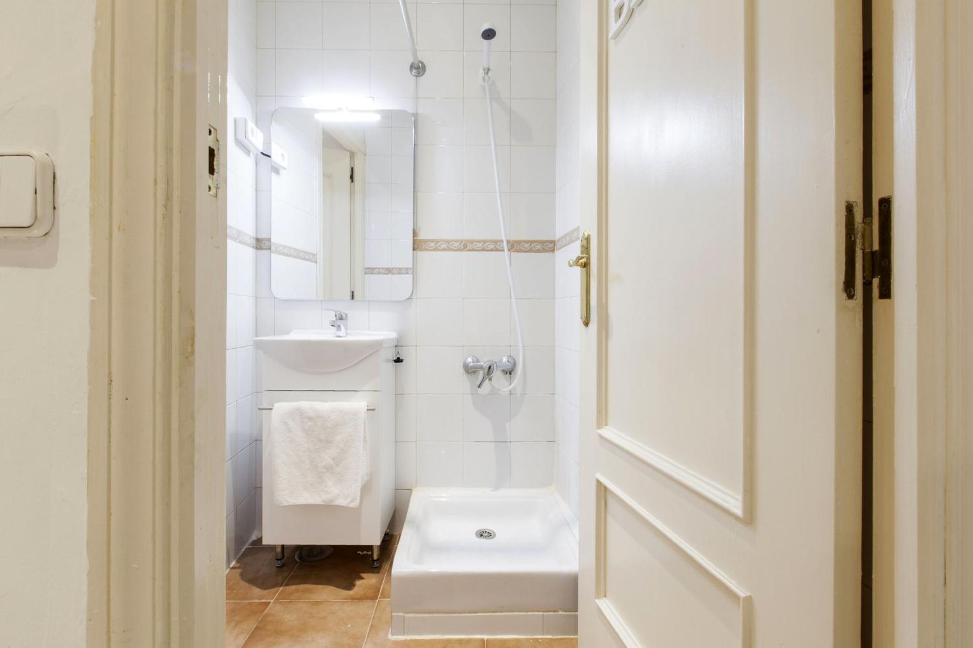 Apartamentos Day Madrid Tribunal Centro Gran Via Sol エクステリア 写真