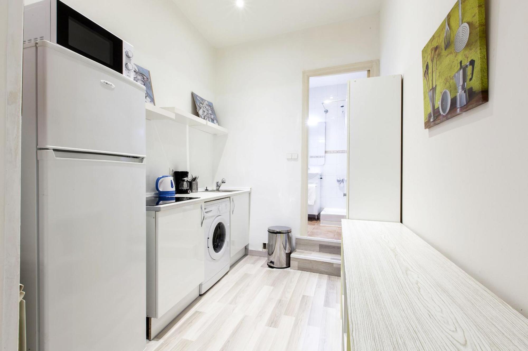 Apartamentos Day Madrid Tribunal Centro Gran Via Sol エクステリア 写真