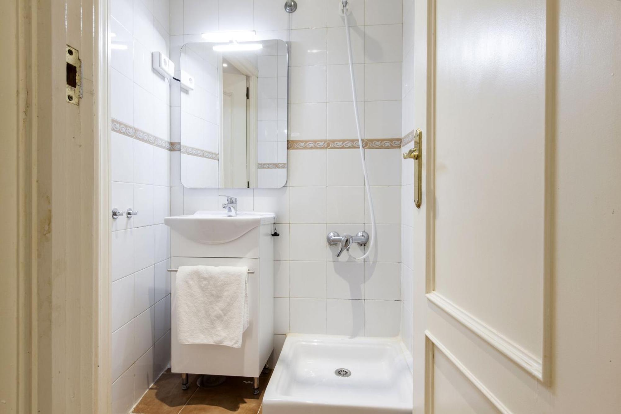 Apartamentos Day Madrid Tribunal Centro Gran Via Sol エクステリア 写真