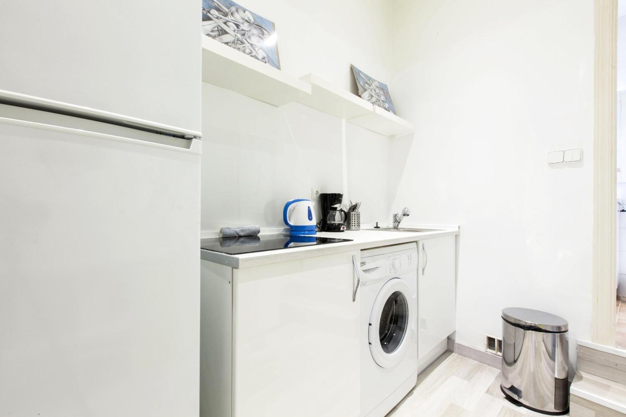 Apartamentos Day Madrid Tribunal Centro Gran Via Sol エクステリア 写真